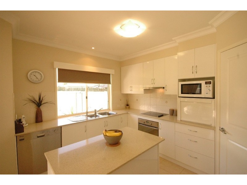 6 Page Court, Kearneys Spring QLD 4350