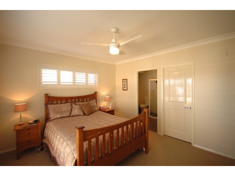 6 Page Court, Kearneys Spring QLD 4350