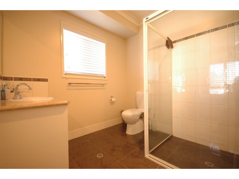 6 Page Court, Kearneys Spring QLD 4350