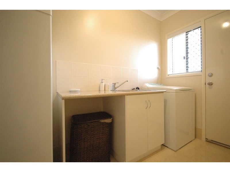 6 Page Court, Kearneys Spring QLD 4350