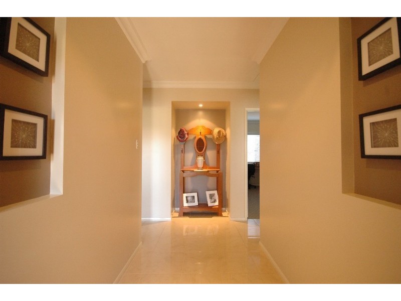 6 Page Court, Kearneys Spring QLD 4350