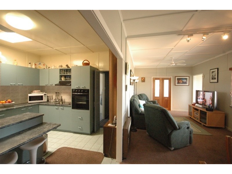 304 Bridge Street, Newtown QLD 4350