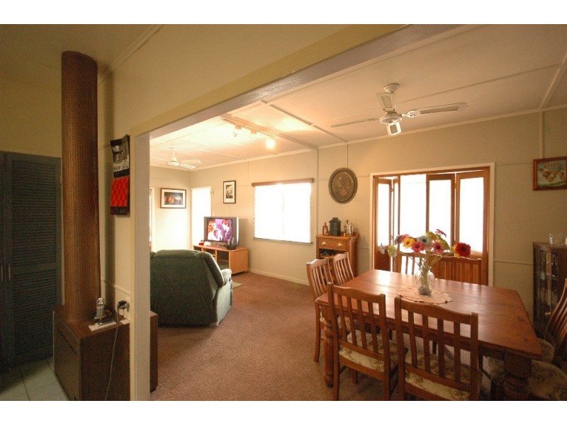 304 Bridge Street, Newtown QLD 4350