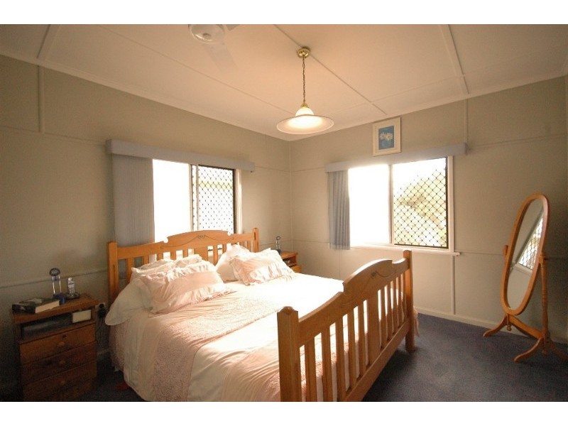 304 Bridge Street, Newtown QLD 4350