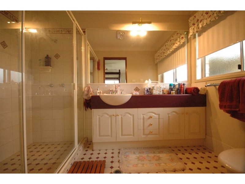 9 Jacaranda Court, Westbrook QLD 4350