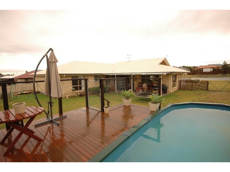 9 Jacaranda Court, Westbrook QLD 4350