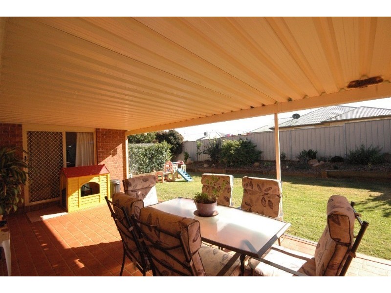 101 Hursley Road, Glenvale QLD 4350