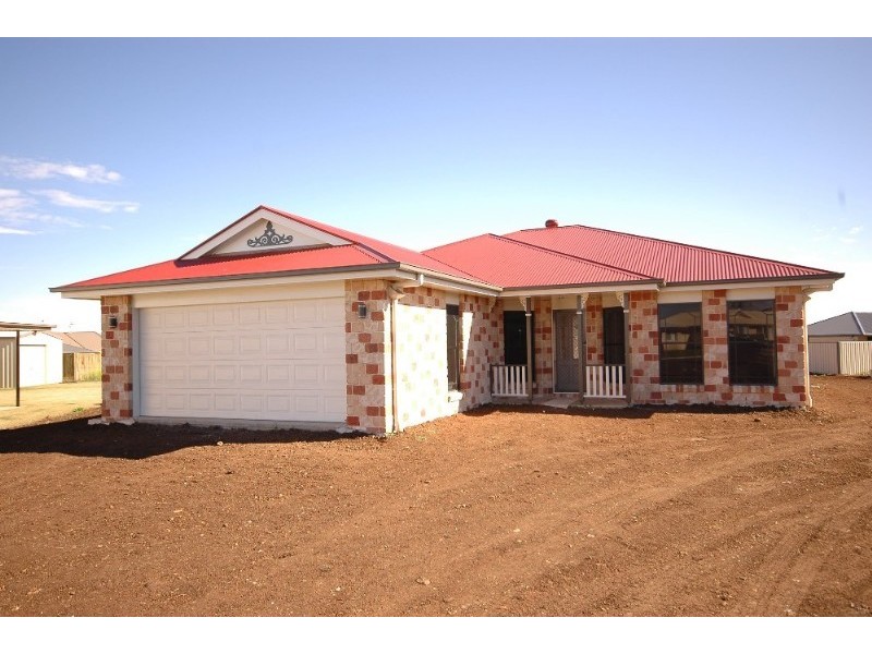 9 Woodville Court, Wyreema QLD 4352