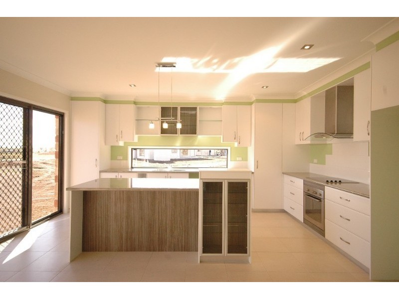 9 Woodville Court, Wyreema QLD 4352