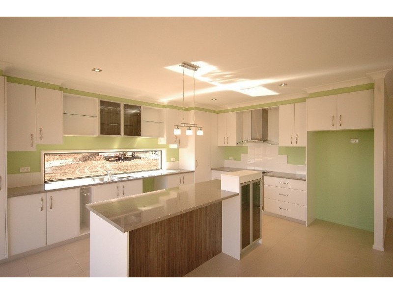 9 Woodville Court, Wyreema QLD 4352