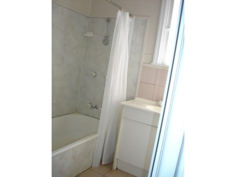 9 Dunne Street, Harristown QLD 4350