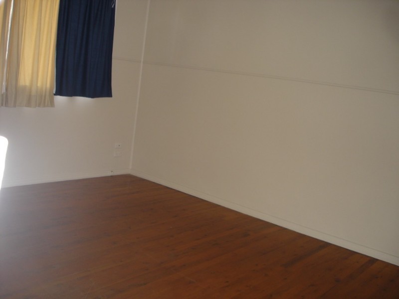 9 Dunne Street, Harristown QLD 4350