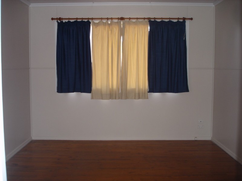 9 Dunne Street, Harristown QLD 4350