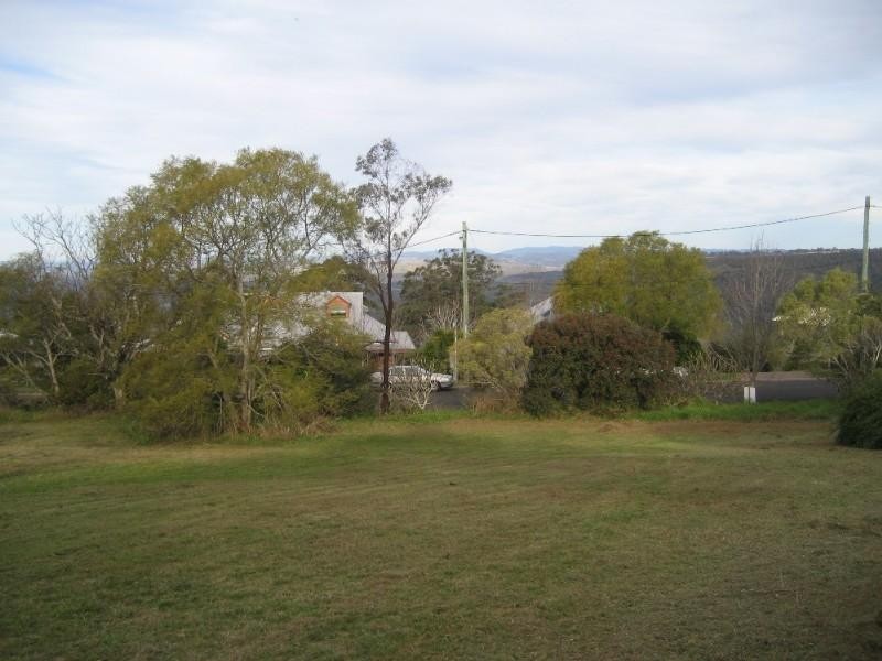 4 Grandview Crescent, Blue Mountain Heights QLD 4350