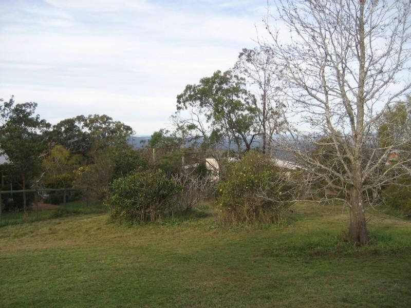 4 Grandview Crescent, Blue Mountain Heights QLD 4350