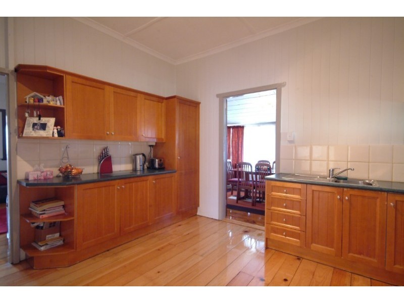 264 Bridge Street, Newtown QLD 4350