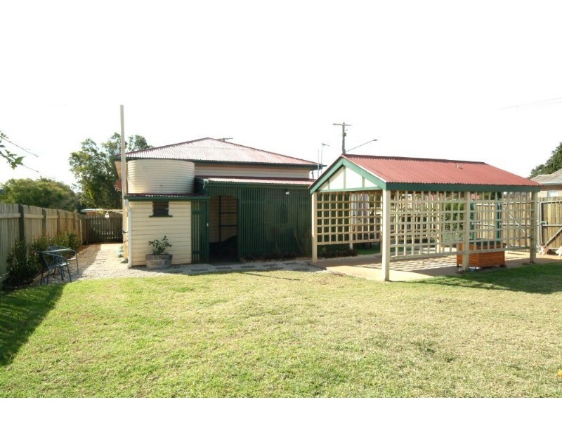 264 Bridge Street, Newtown QLD 4350