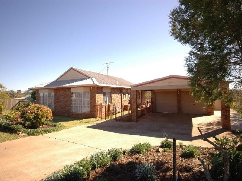 15 Junction Drive, Gowrie Junction QLD 4352