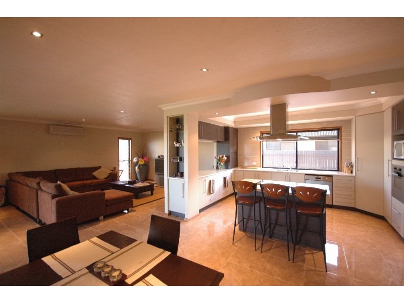 26 Manooka Crescent, Highfields QLD 4352