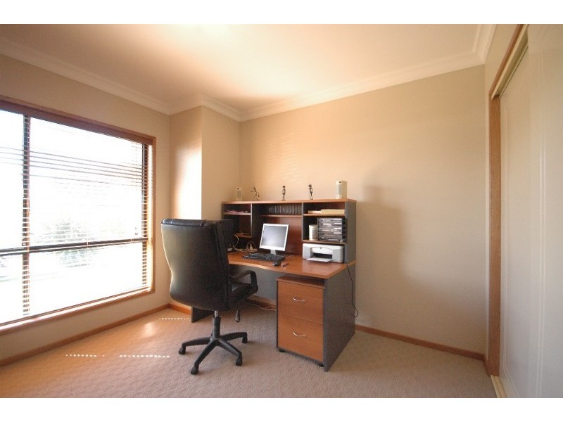 26 Manooka Crescent, Highfields QLD 4352