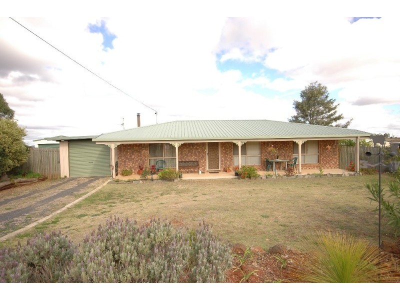 5 Cameron Street, Wyreema QLD 4352