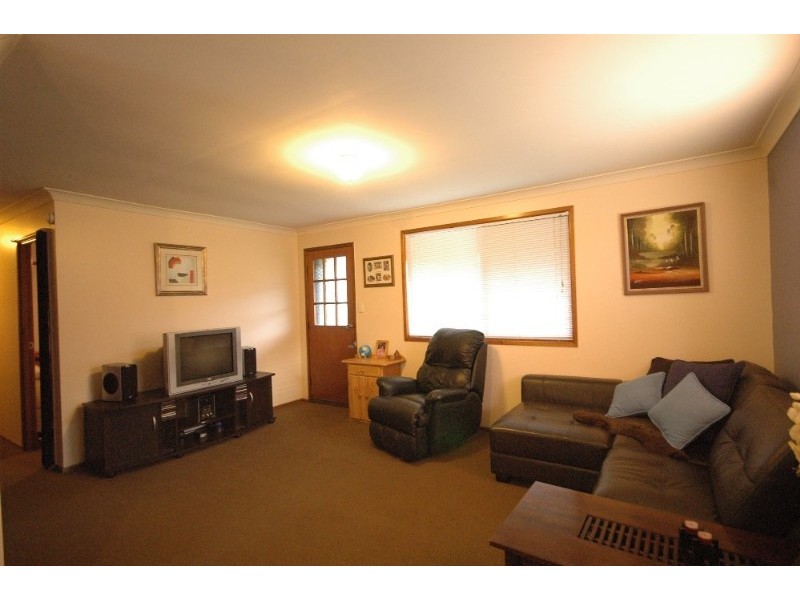 1 Champagne Crescent, Wilsonton QLD 4350