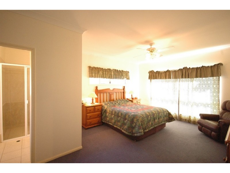 5 John Trousdell Court, Cotswold Hills QLD 4350