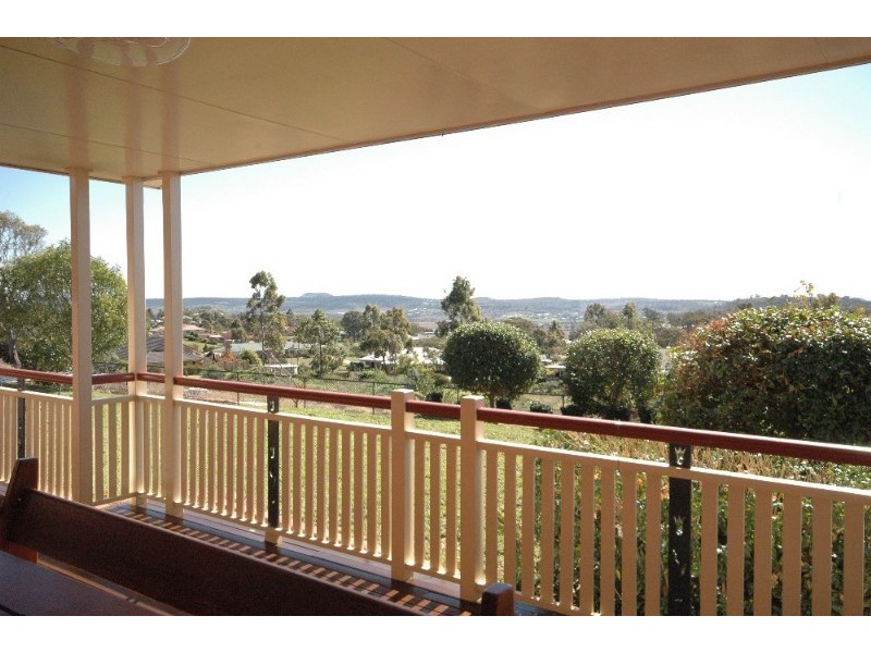 5 John Trousdell Court, Cotswold Hills QLD 4350