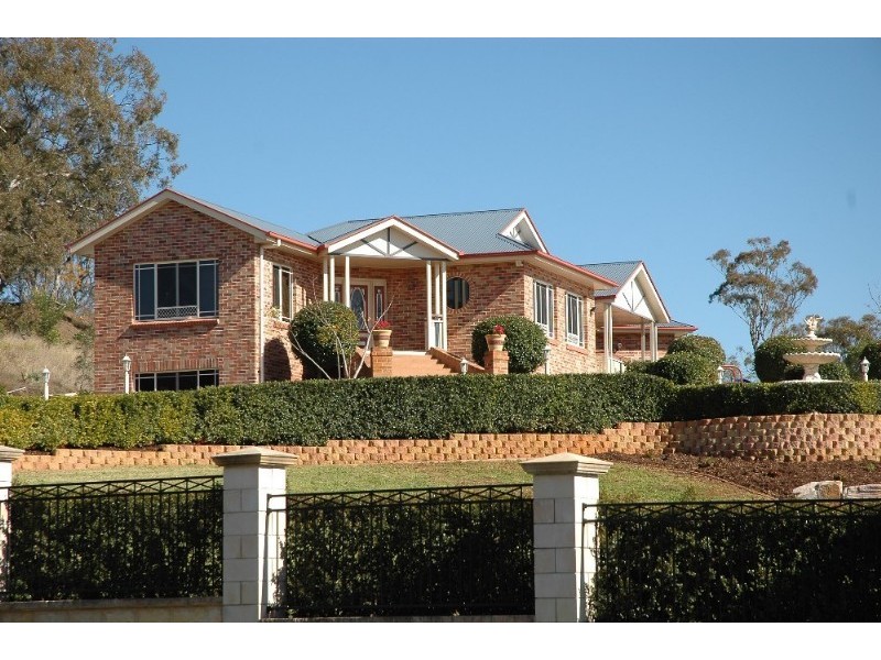 5 John Trousdell Court, Cotswold Hills QLD 4350