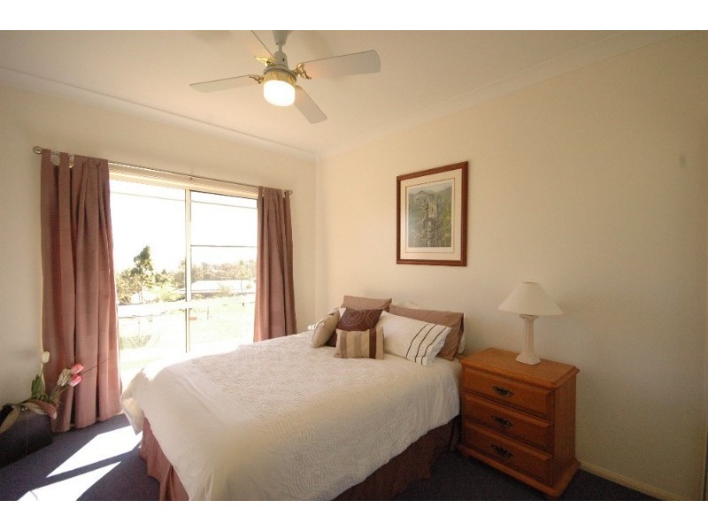 5 John Trousdell Court, Cotswold Hills QLD 4350