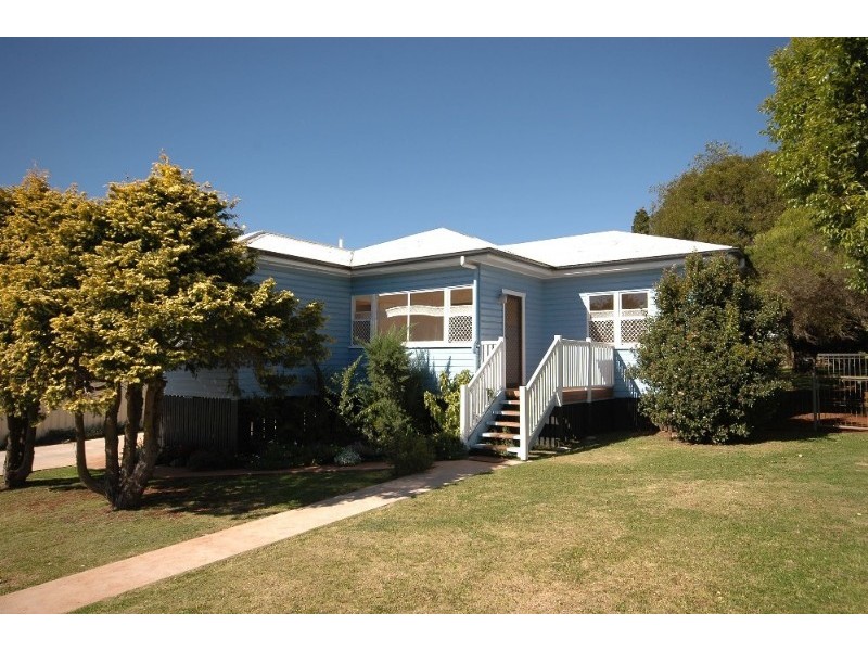 12 Jennings Street, South Toowoomba QLD 4350