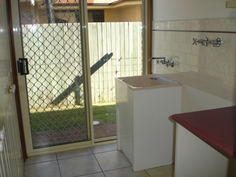 8 Maggie Court, Middle Ridge QLD 4350