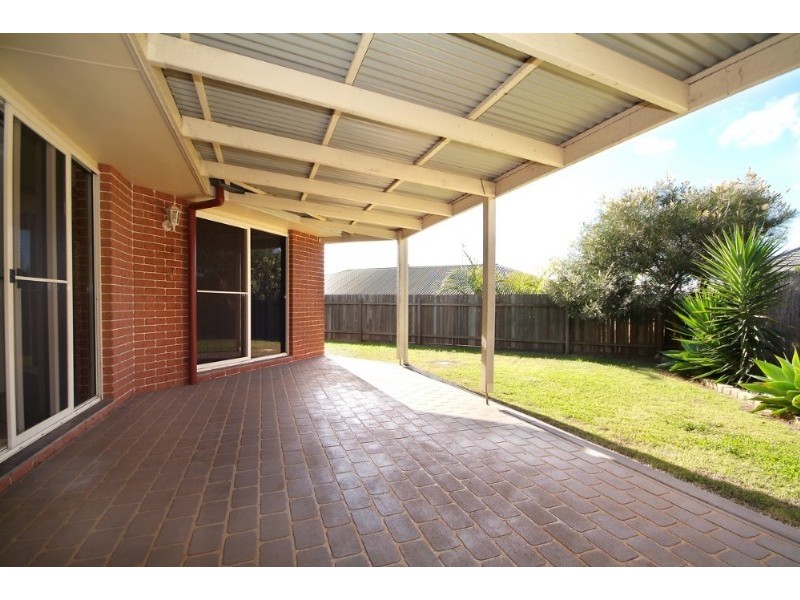 12 Fadden Crescent, Middle Ridge QLD 4350