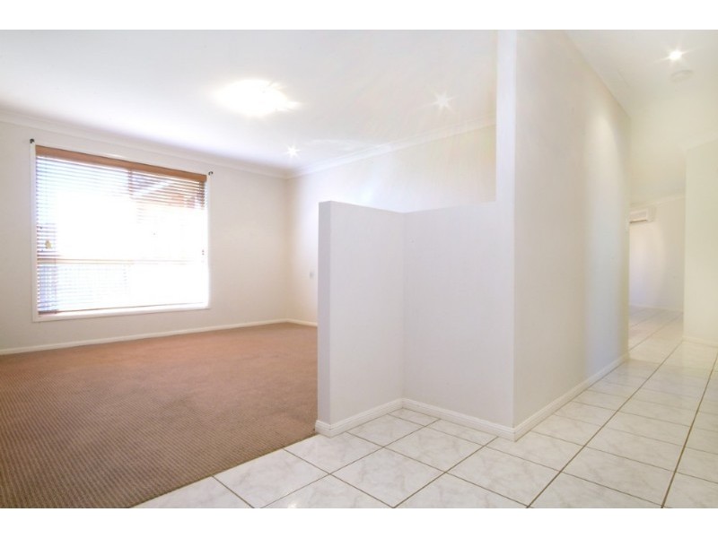 12 Fadden Crescent, Middle Ridge QLD 4350