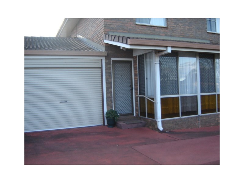 1/22 Wallace Street, Newtown QLD 4350