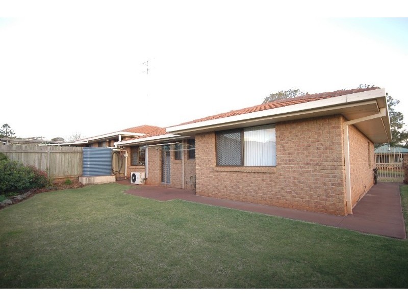 2/9a Plant Street, Rangeville QLD 4350