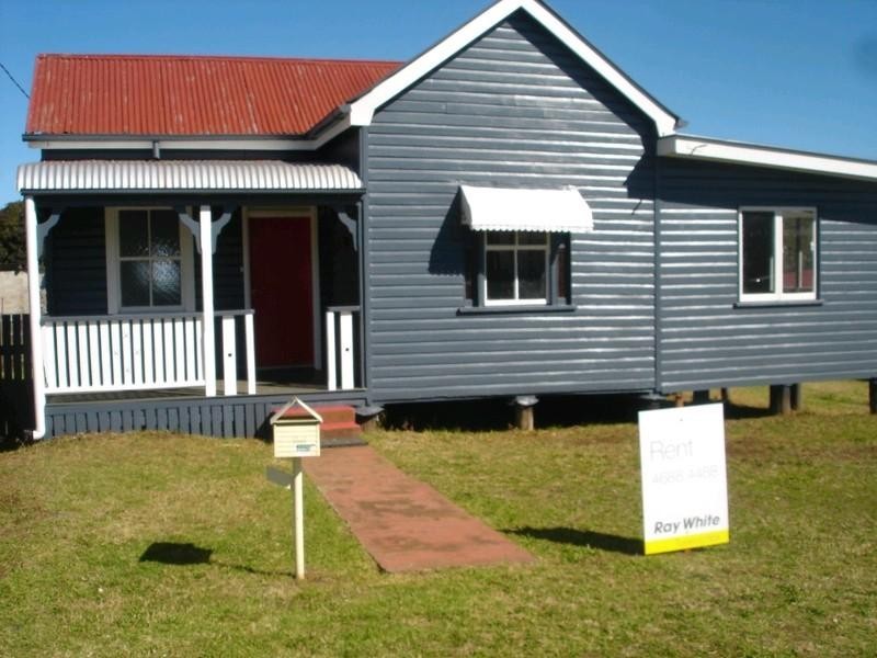 2 Glasgow Street, North Toowoomba QLD 4350