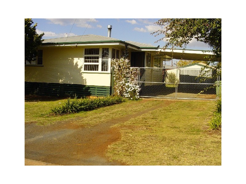 330 Tor Street, Newtown QLD 4350