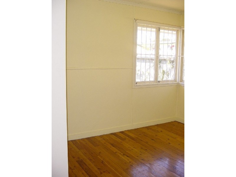 330 Tor Street, Newtown QLD 4350