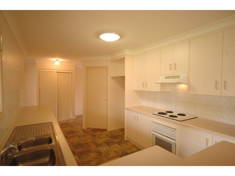 10 Tulip Court, Middle Ridge QLD 4350