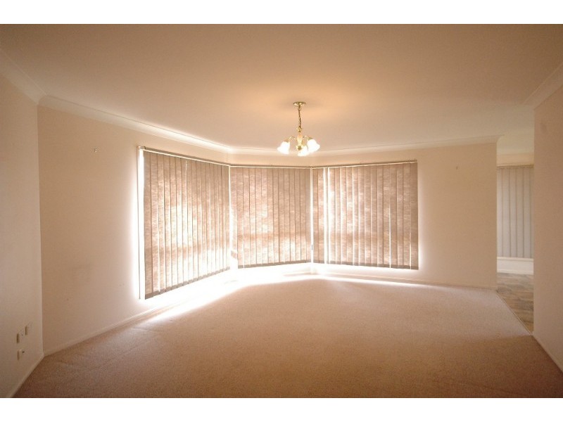 10 Tulip Court, Middle Ridge QLD 4350