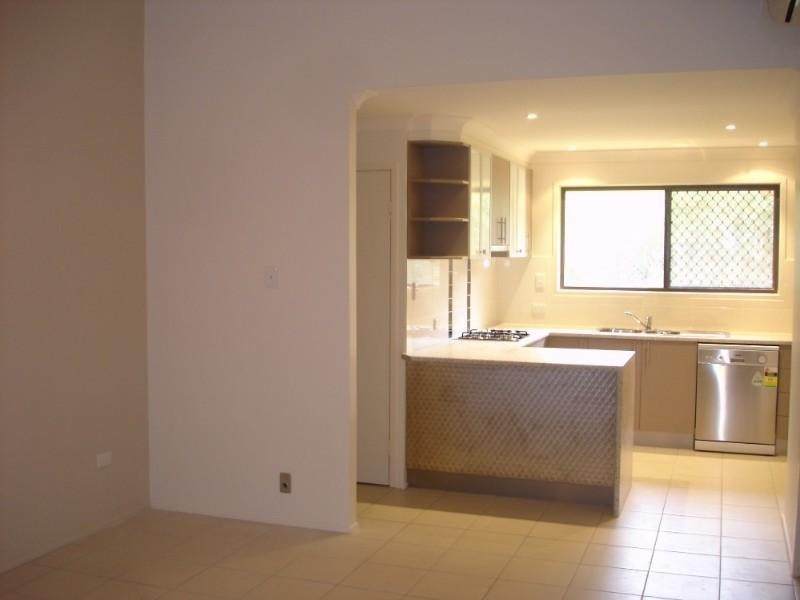 1/59 Kitchener Street, Centenary Heights QLD 4350