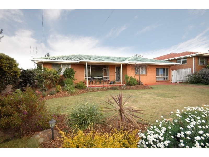 16 Wentworth Street, Centenary Heights QLD 4350