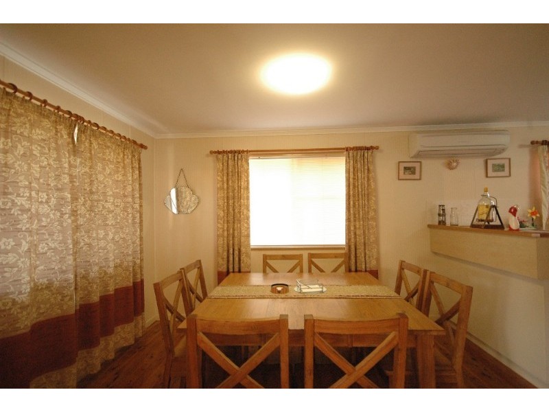 16 Wentworth Street, Centenary Heights QLD 4350