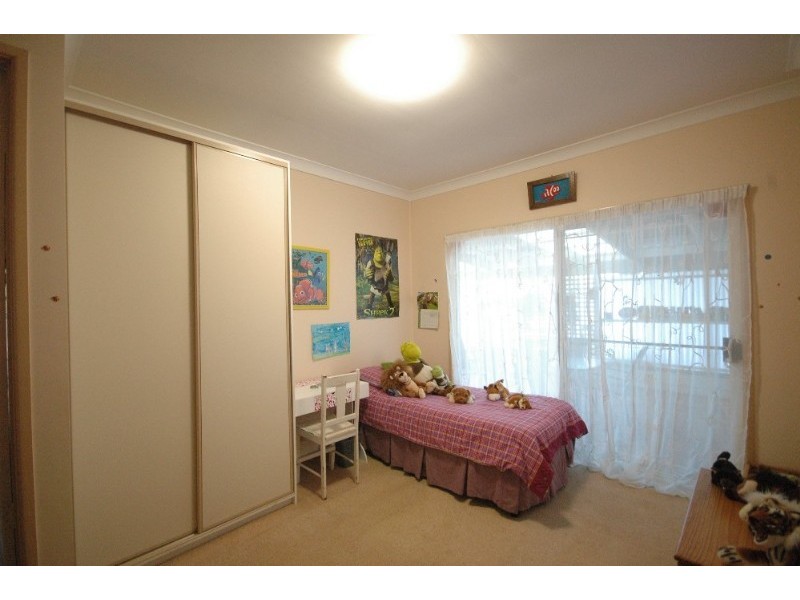 16 Wentworth Street, Centenary Heights QLD 4350