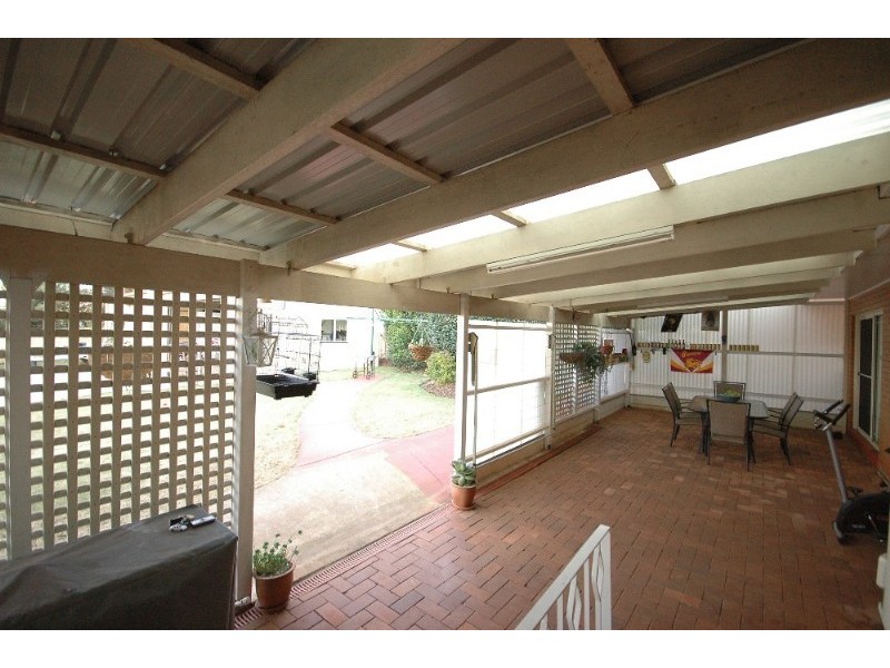 16 Wentworth Street, Centenary Heights QLD 4350