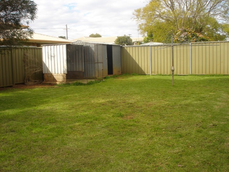 21 Redwood Street, Glenvale QLD 4350
