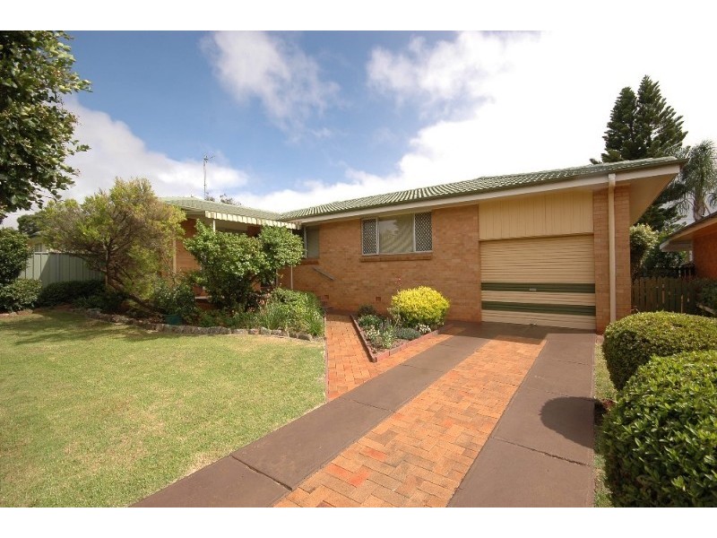 23 Quelch Street, Rockville QLD 4350