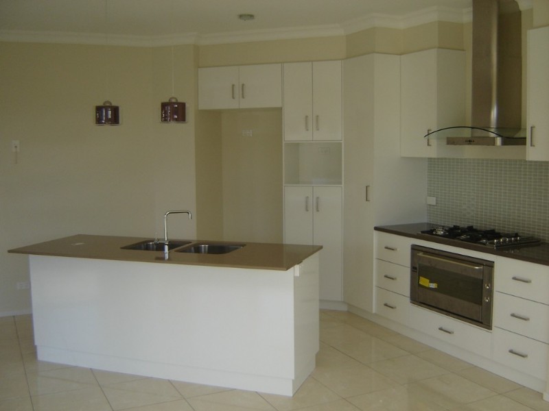 22 Fallon Close, Middle Ridge QLD 4350