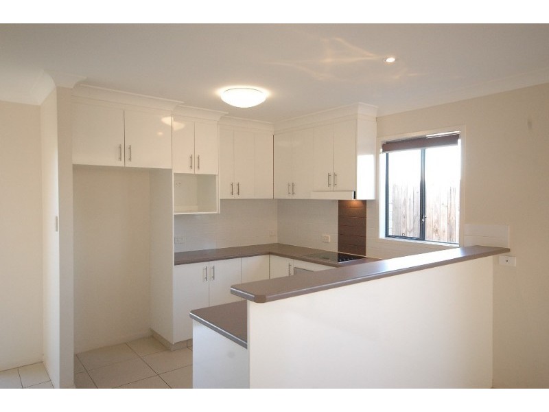 4/8 Gatfield Street, Newtown QLD 4350